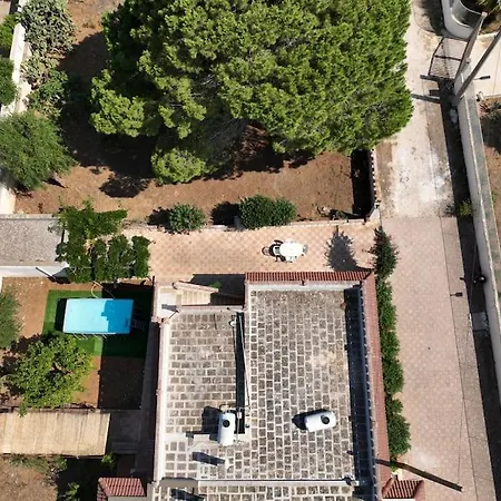 Giusy Con Piscina A 700 Metri Dalla Di *
