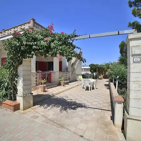 Giusy Con Piscina A 700 Metri Dalla Di